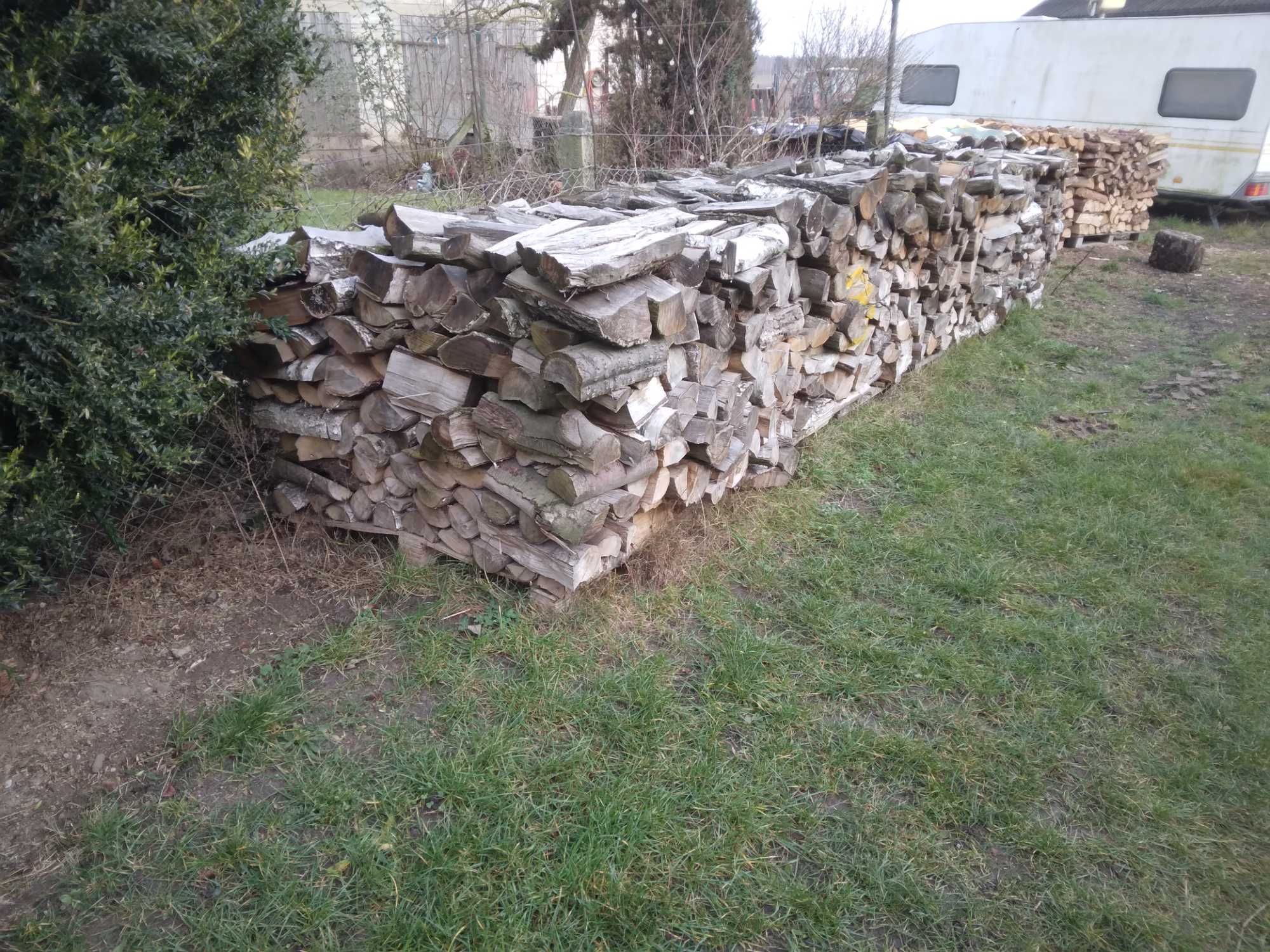 Drewno opałowe, sosna  pocięta, szczepana, układana Również buk dąb