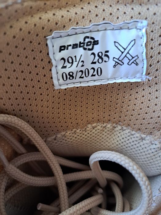 Sprzedam buty treningowe.