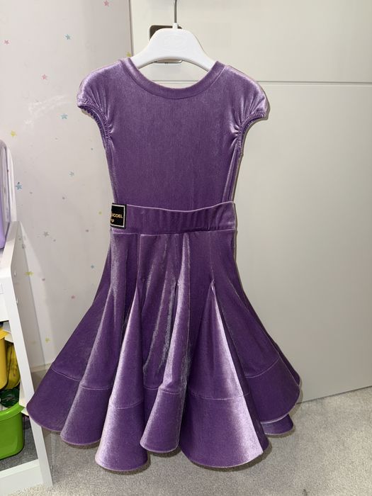 Продам рейтингову велюрову сукню, 3,5-4,5 роки