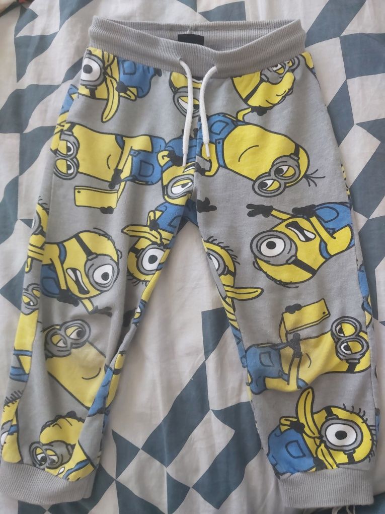 Spodnie i bluzka minionki 98