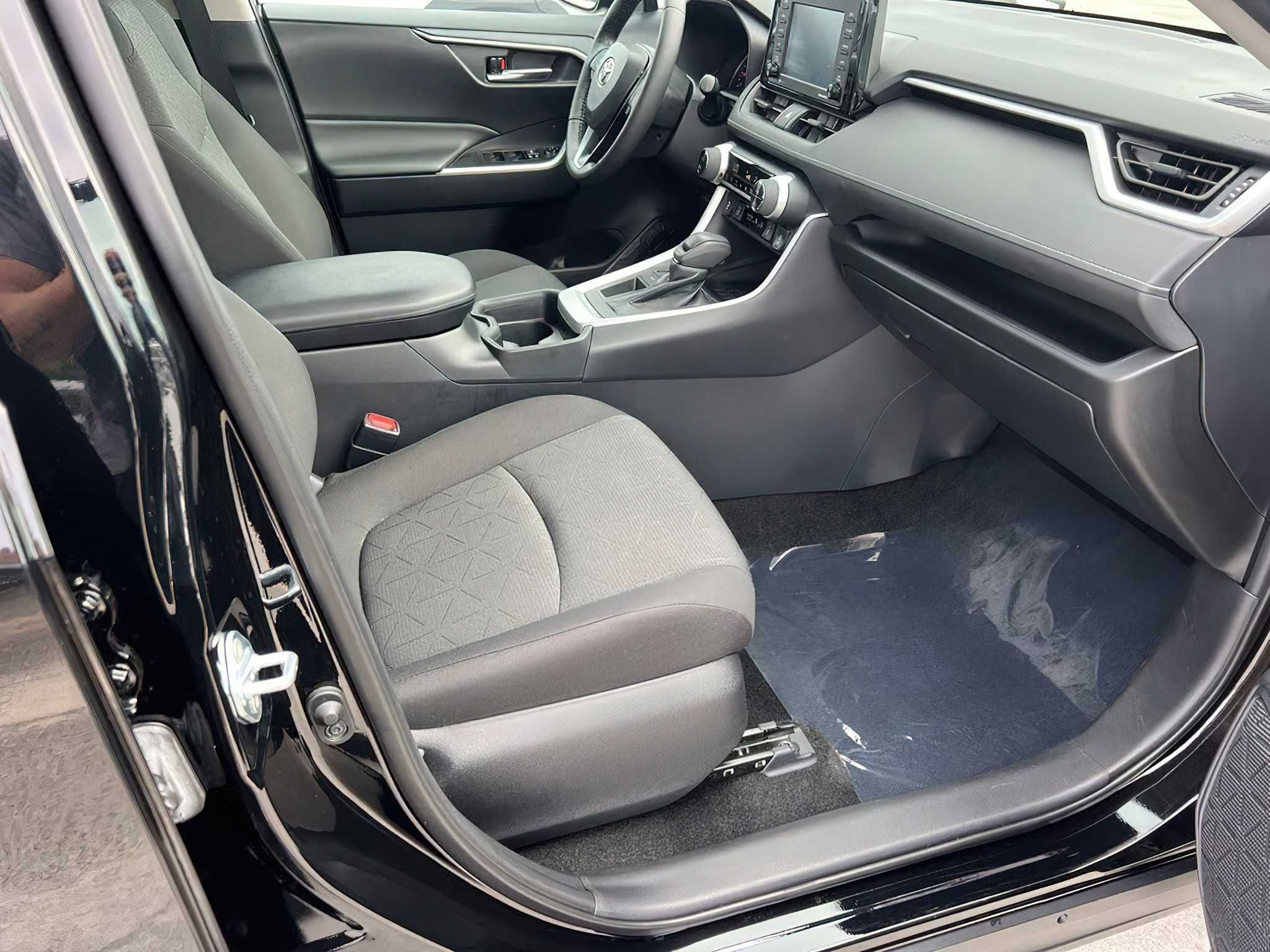 Toyota RAV4 XLE 2021