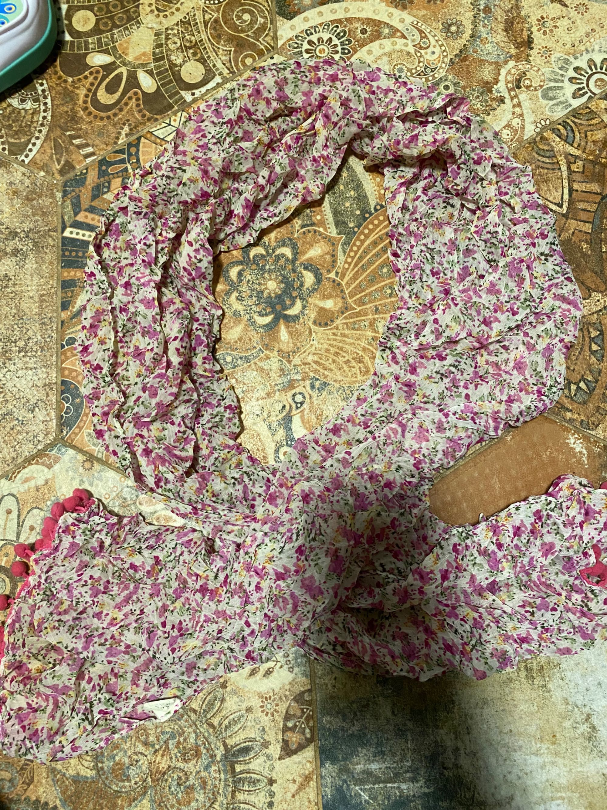 Шарфик женский тоненький шифоновый розовый в мелкий цветочек