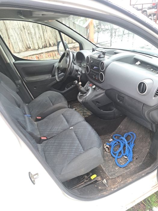 Peugeot partner 1.6 hdi vat1 Diesel uszkodzony