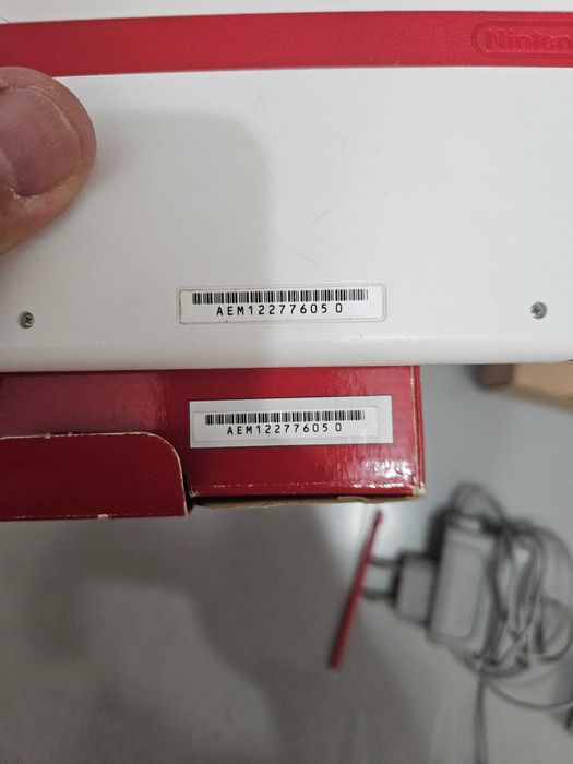Nintendo 2DS completa com caixa