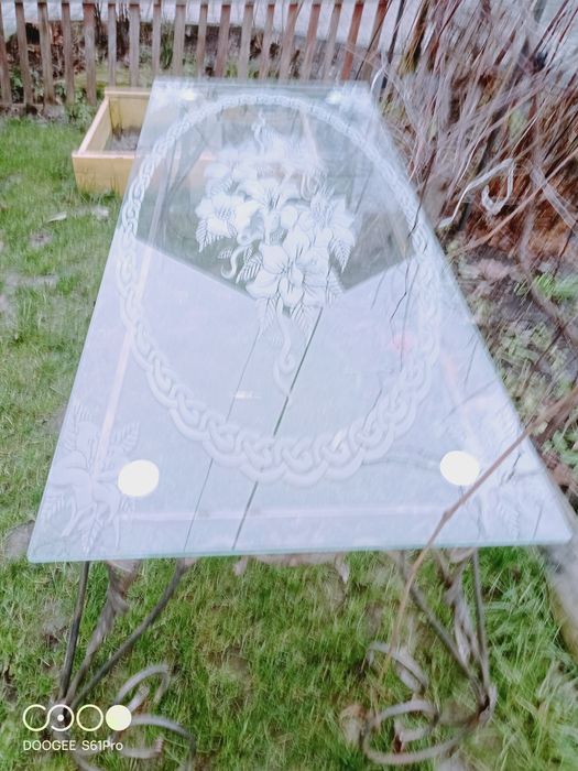 Стіл кований з гартованим склом 10 мм вуличний вуличний.