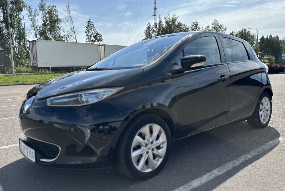 Renault Zoe 2015 рік електромобіль
