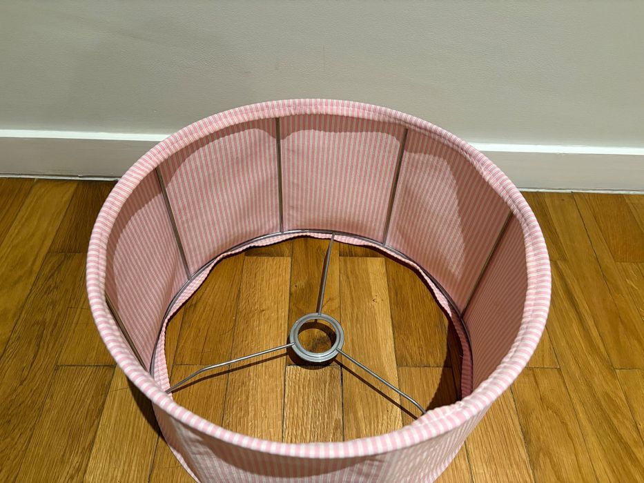 Abajur Vermelho e Abajur Rosa às riscas