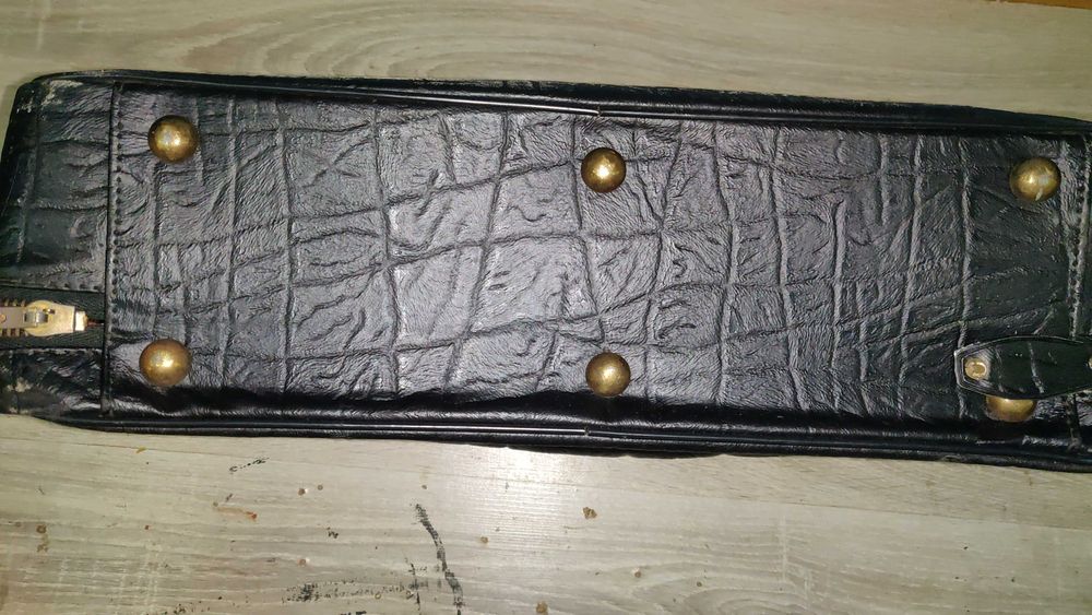 Walizka skórzana  czarna mała PRL na klucz