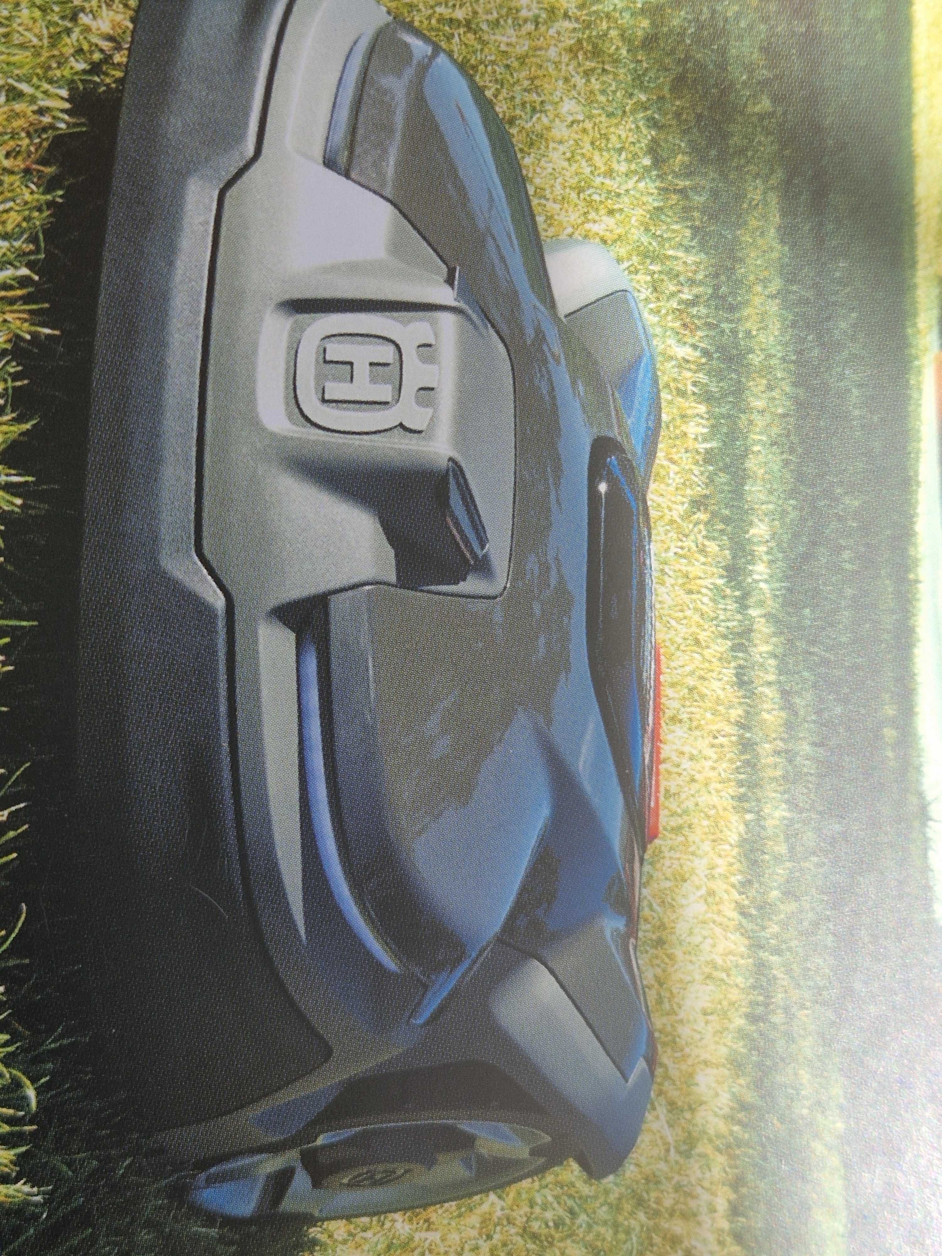 Robot koszący Husqvarna AUTOMOWER AM305 z domkiem