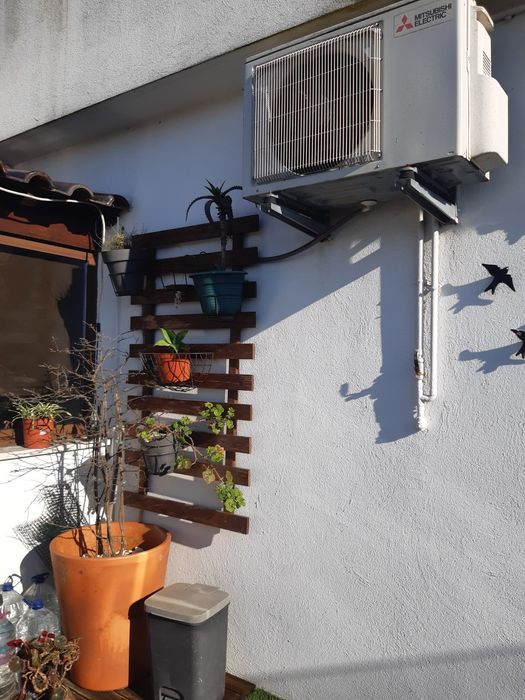Arrenda-se T2 c/terraço e lugar de garagem