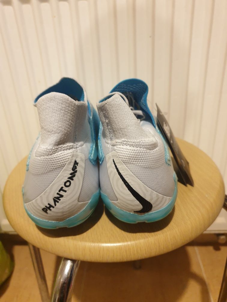 Buty piłkarskie Nike phantom