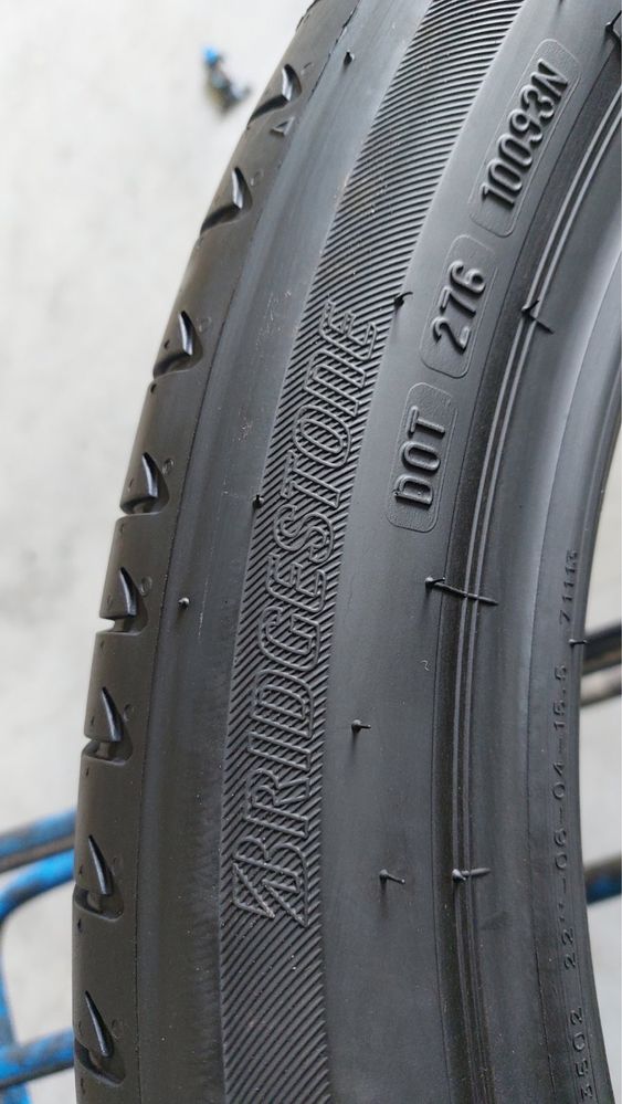 275/40/22 R22 Bridgestone Alenza 001 2шт новые