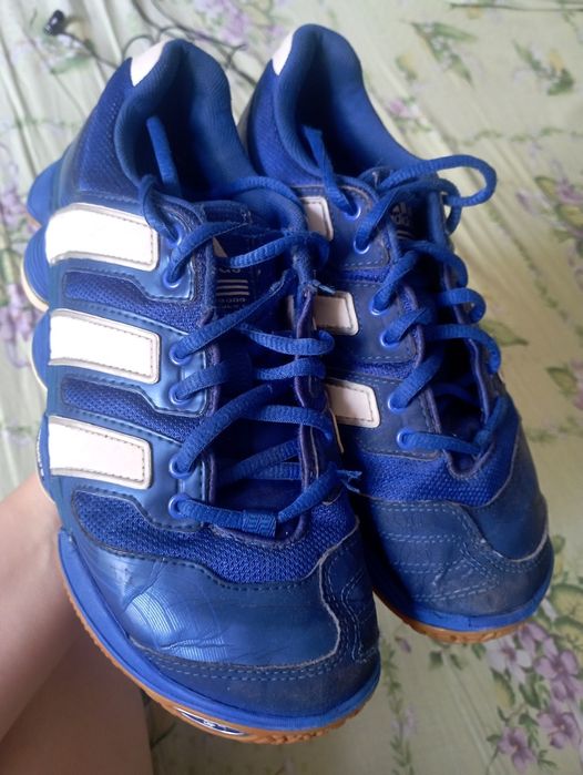Кросівки Adidas для гандболу