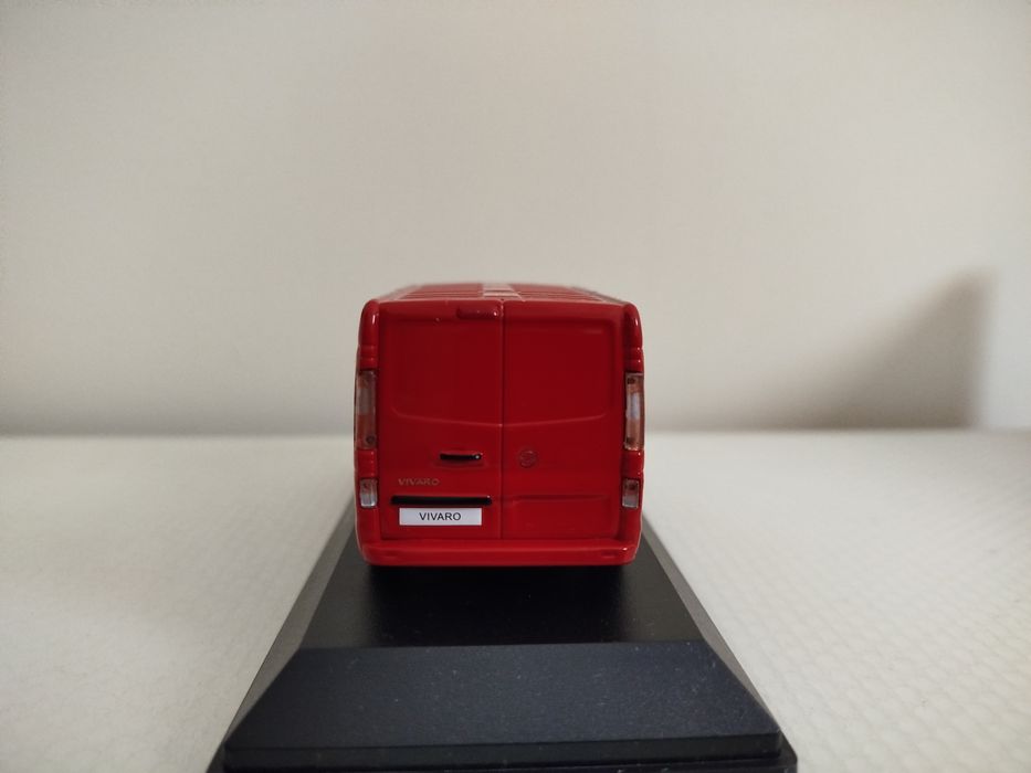 Miniatura Opel Vivaro 1/43 Nova