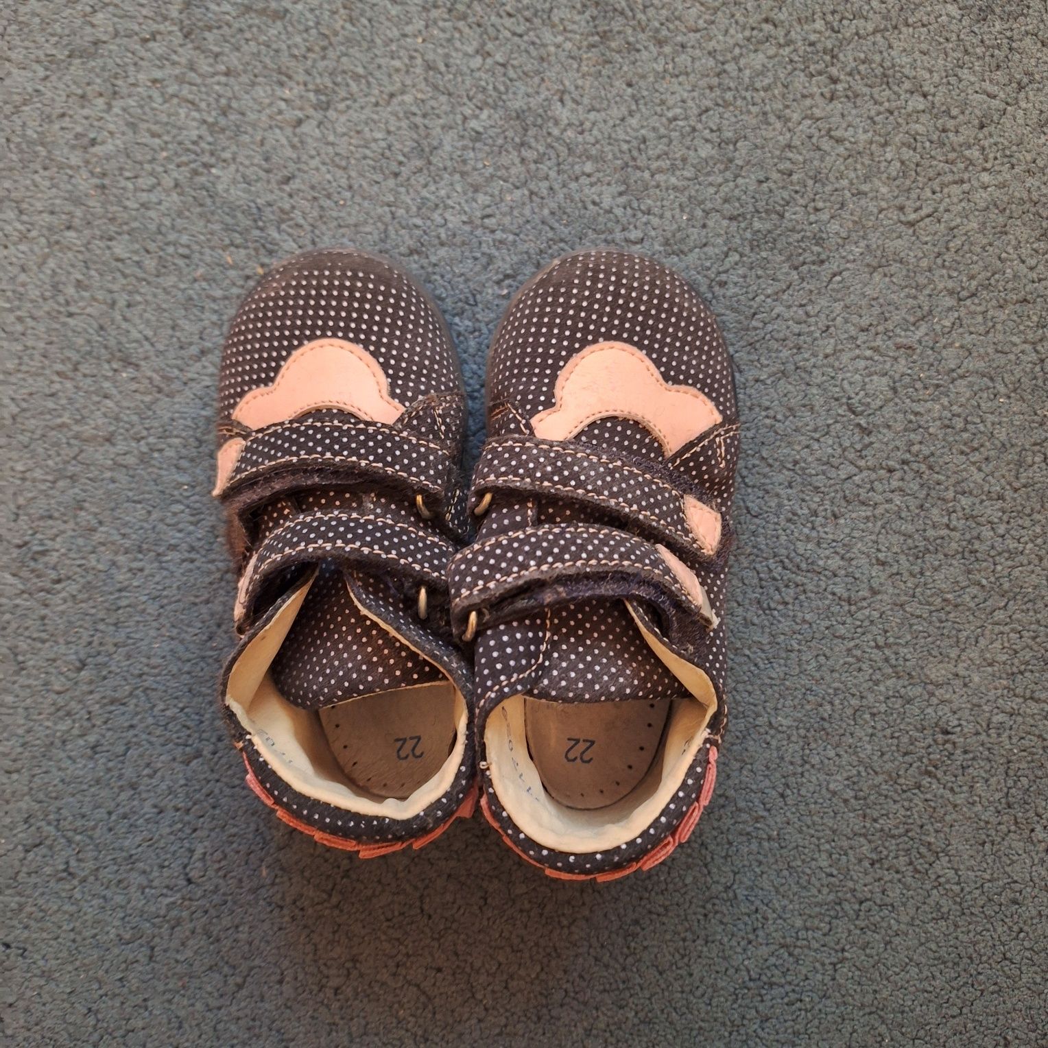 Buty dla dziewczynki r. 22 BARTEK