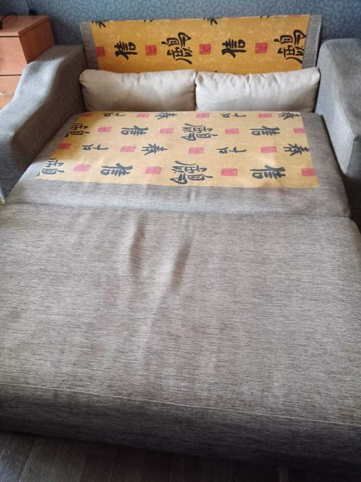 Продам диван-ліжко, розкладається вперед, колір сірий металік