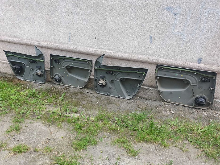 Карти передніх і задніх дверей Reno Dacia Logan MCV універсал 2008