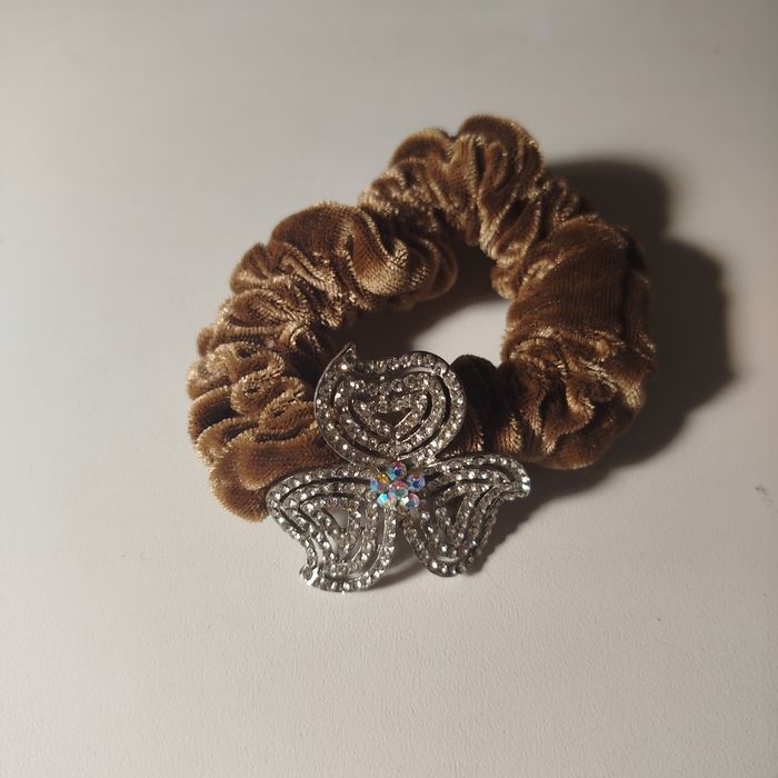 Резинки с украшением/брошью для волос