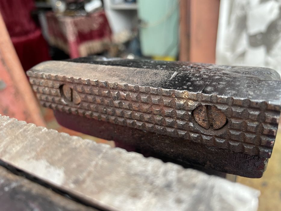 Тиски слесарные советские большие