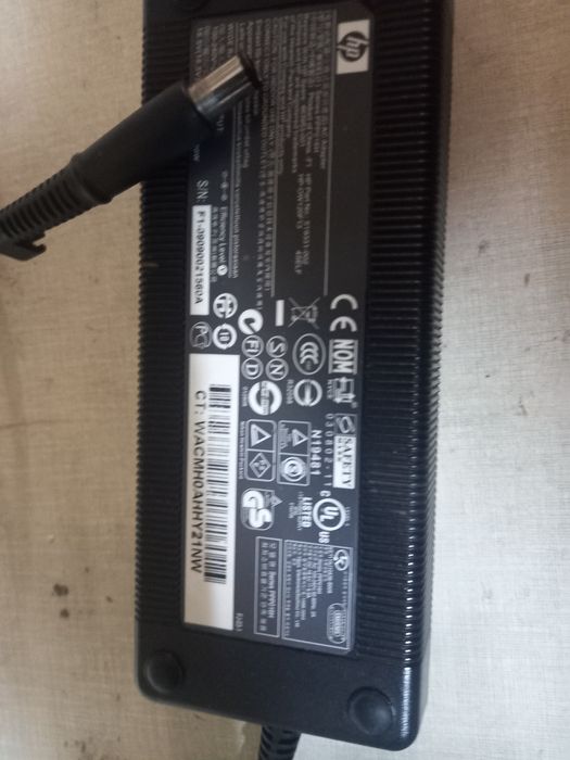 Zasilacz hp 18,5v 6,5 a sprawny