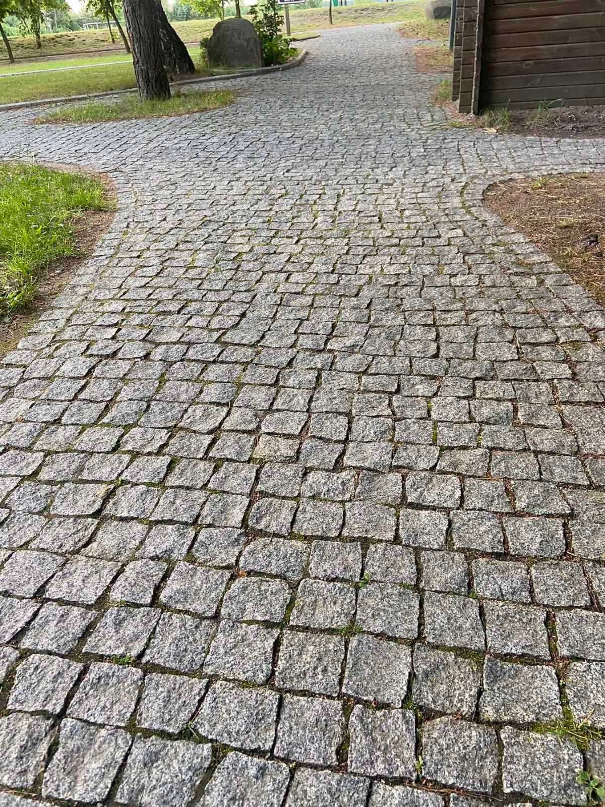 Бруківка гранітна