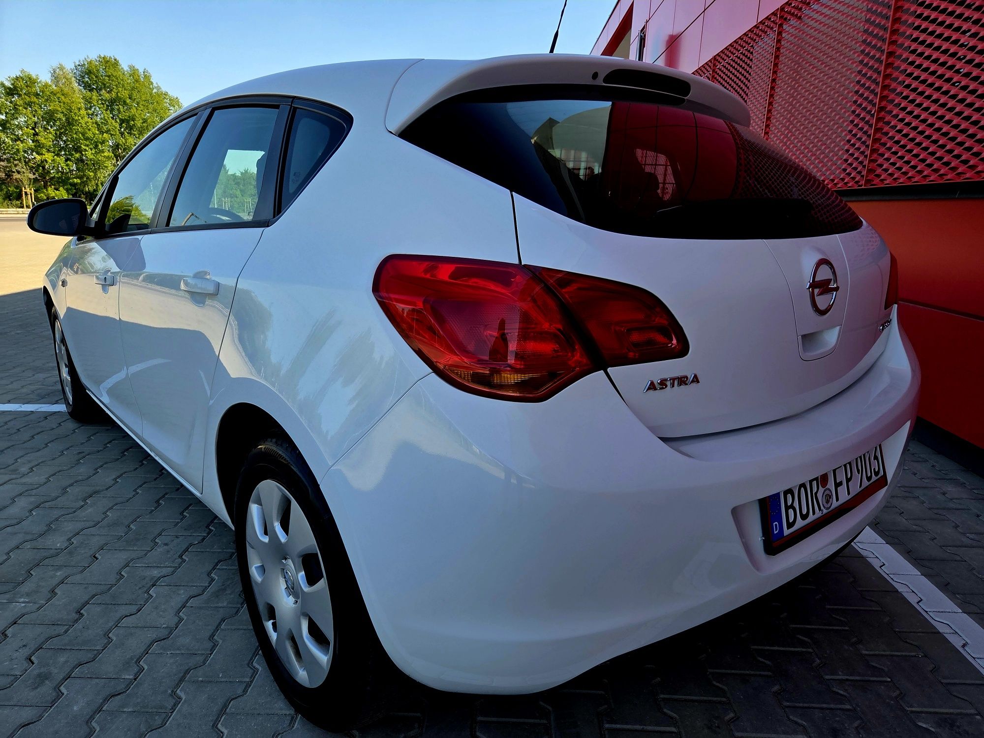 Opel Astra 1.4 benzyna 2011 rok * PIĘKNY biały kolor