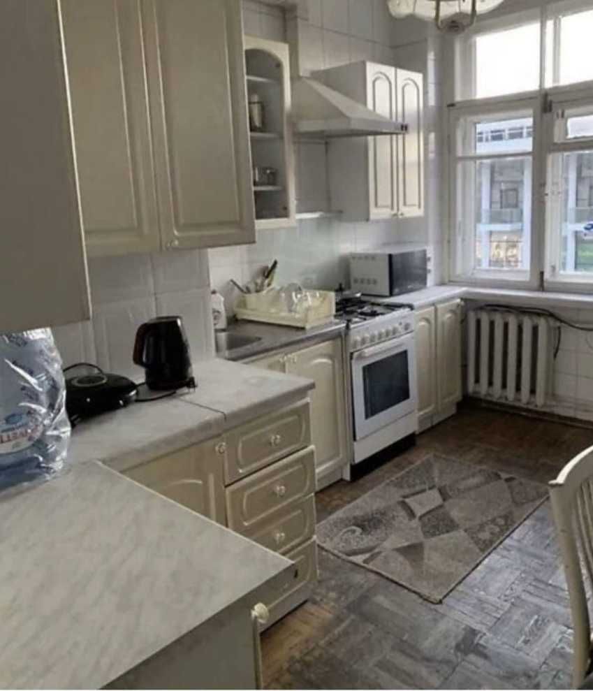 Продам 3-комн. сталинку Европейский бульвар