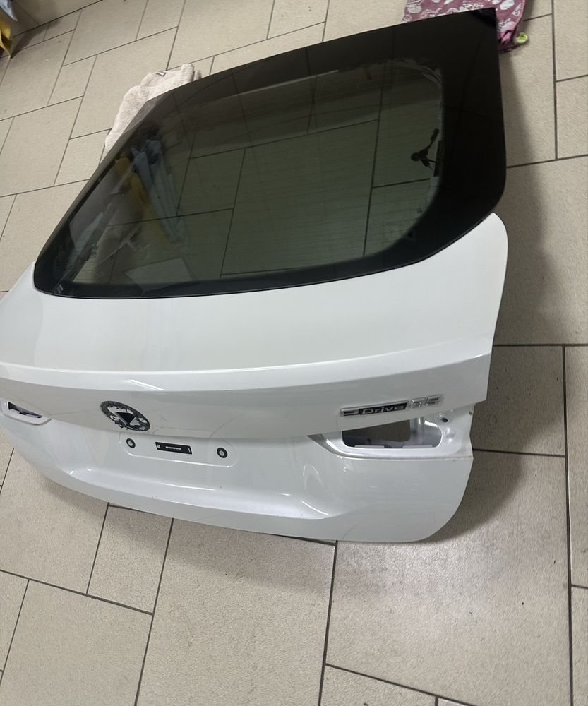 BMW I4 G26 кришка багажника у кольорі А96 бмв і4 г26