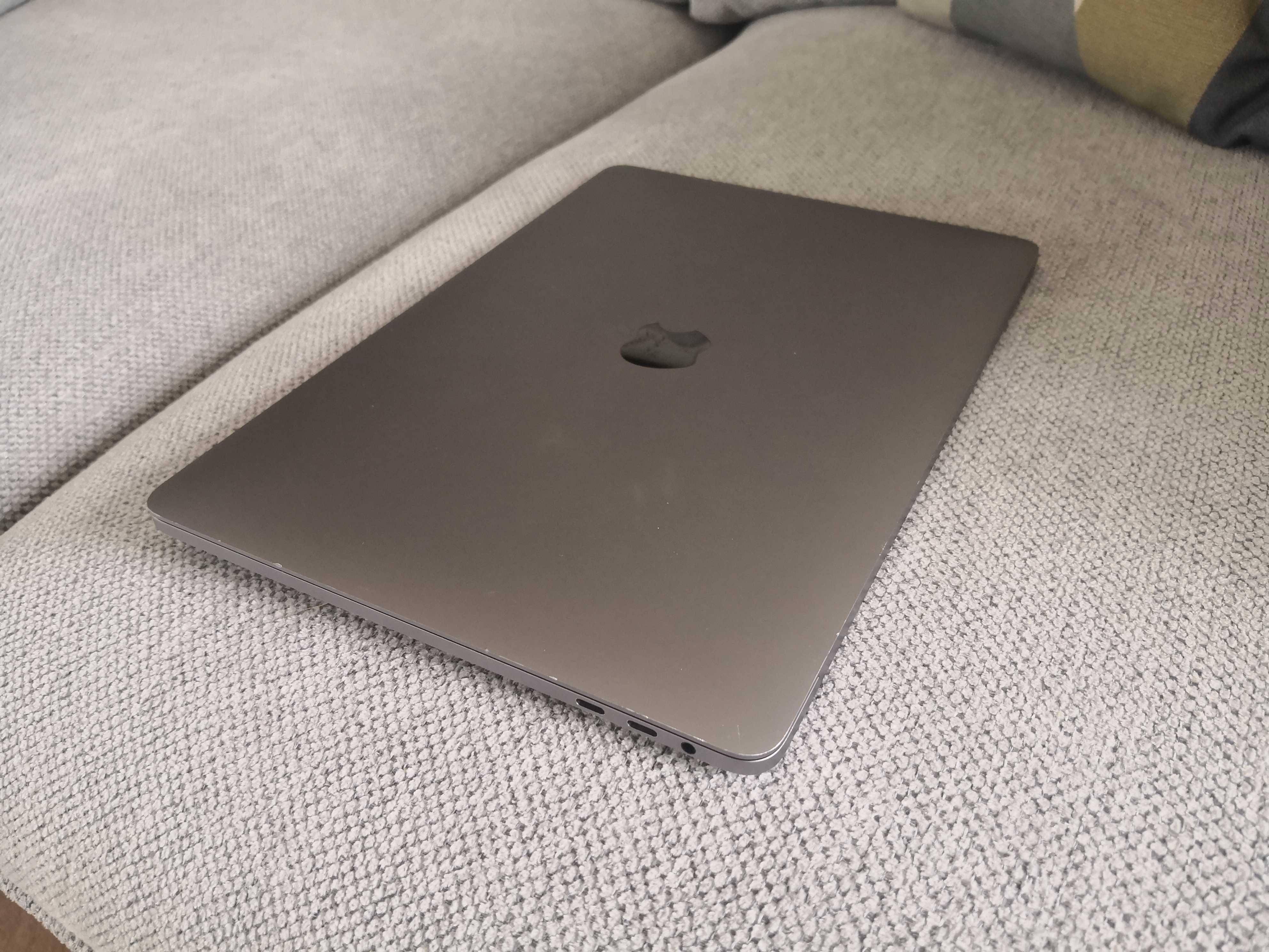 Macbook Pro 13 256GB A1706 Touchbar