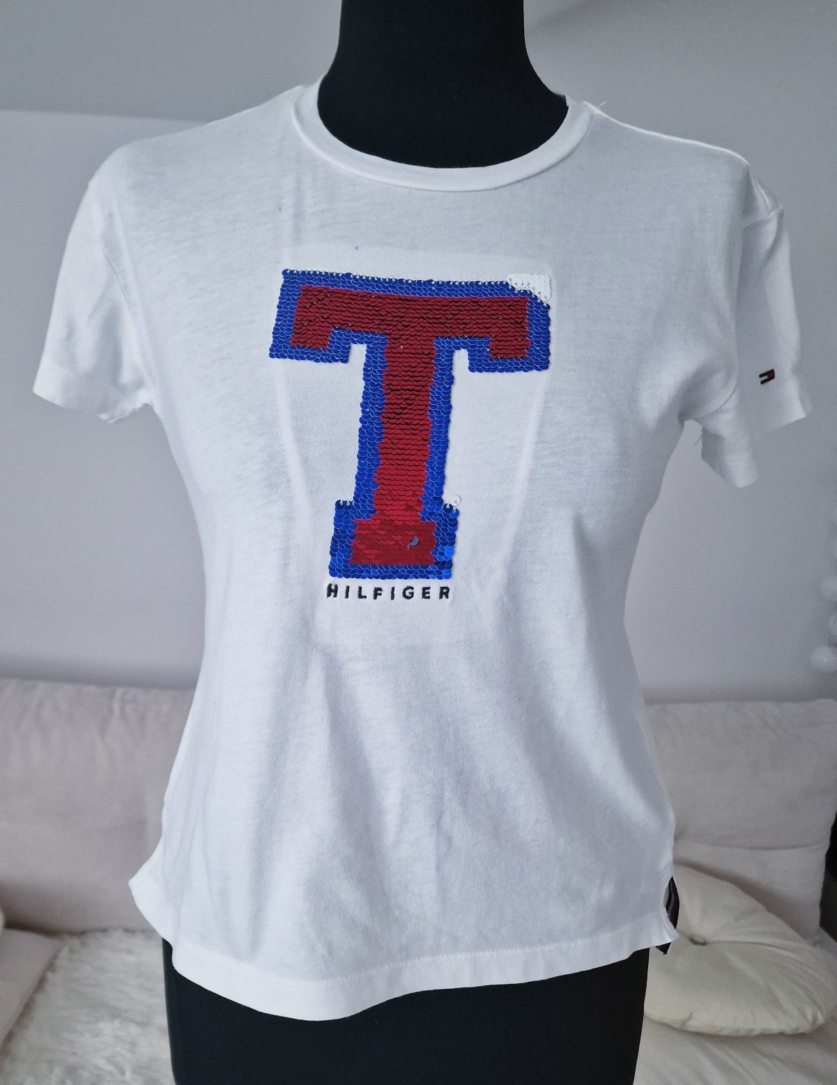 T- shirt z nadrukiem" Tommy Hilfiger ".