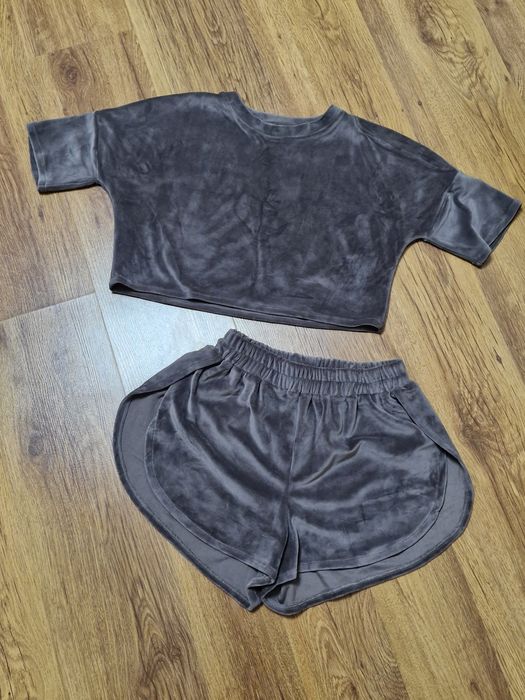 Жіноча піжама НОВА s розміру шоколадний колір