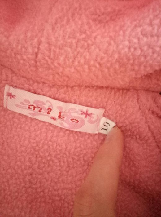 Продам костюм и плащ на девочку