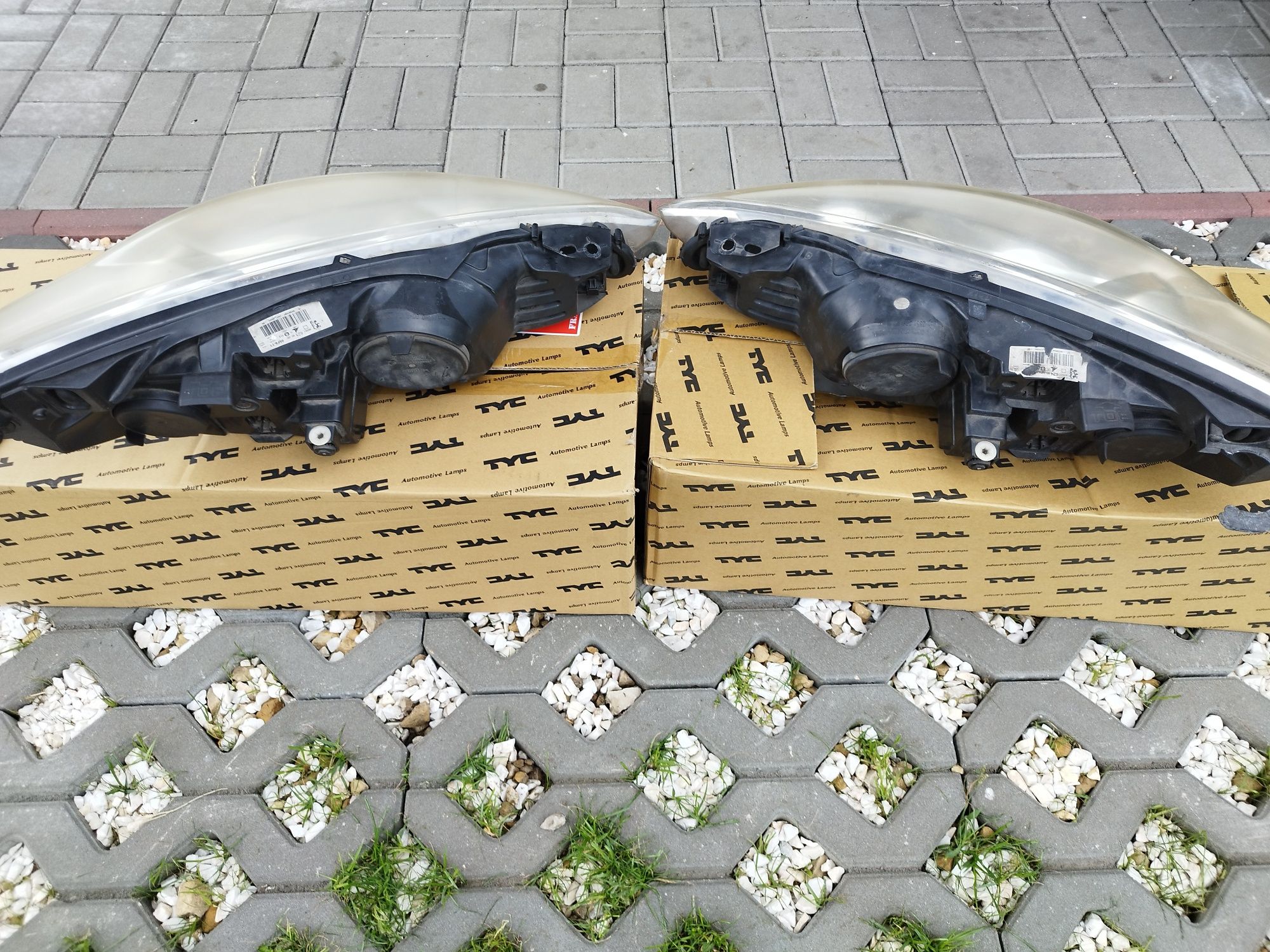 Lampy przód peugeot 308 sw
