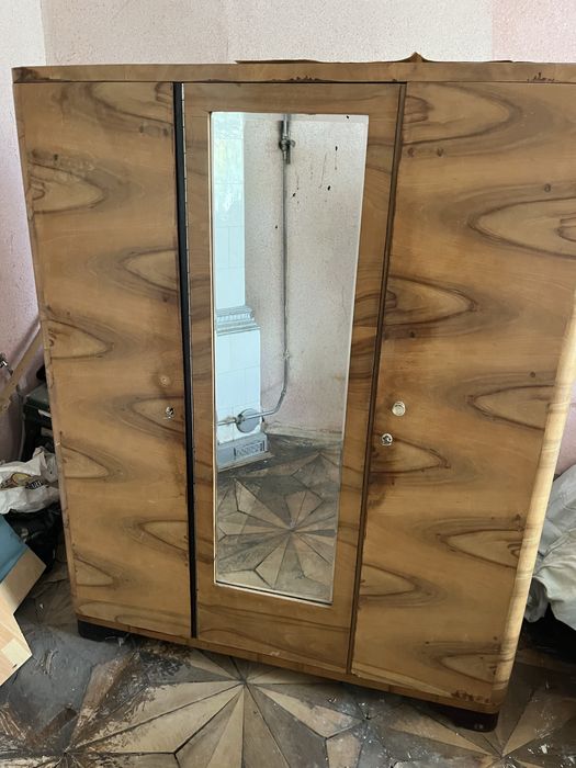 Шафа трьохдверна