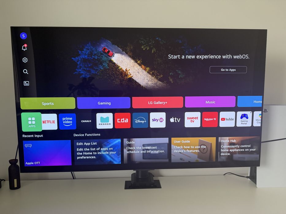 Telewizor LG OLED 42 C4 – jak nowy, z uchwytem biurkowym i paragonem
