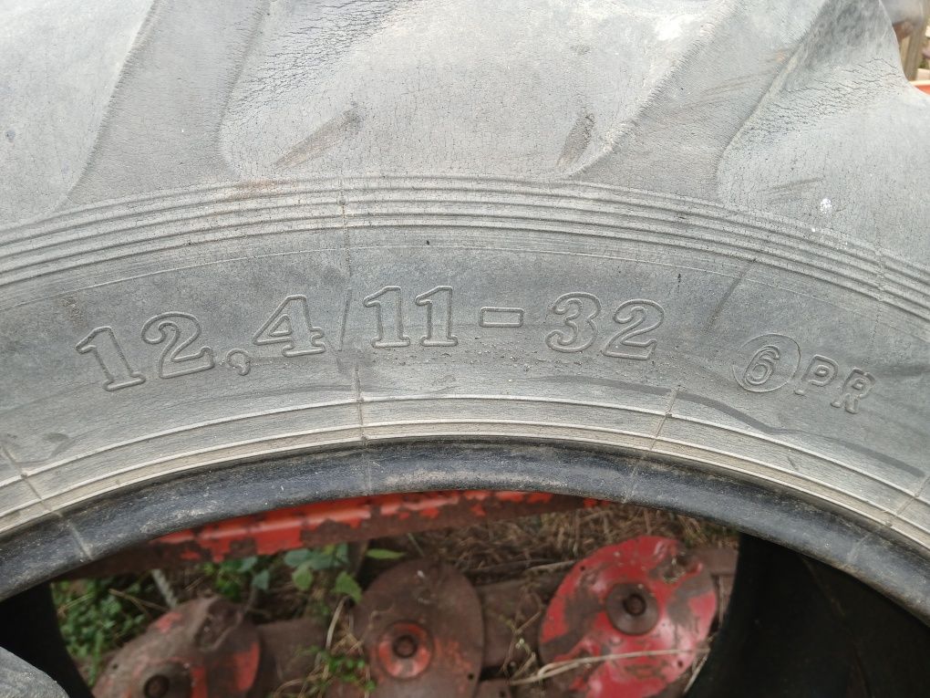 Oppna 12.4/11r32 massey ferguson