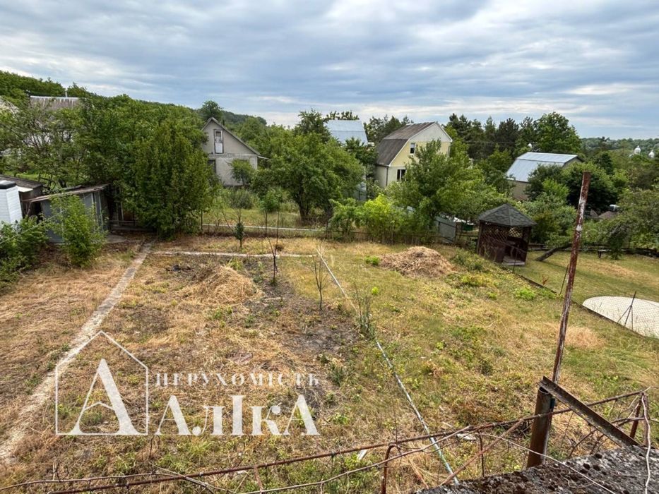 Продам дачний будинок