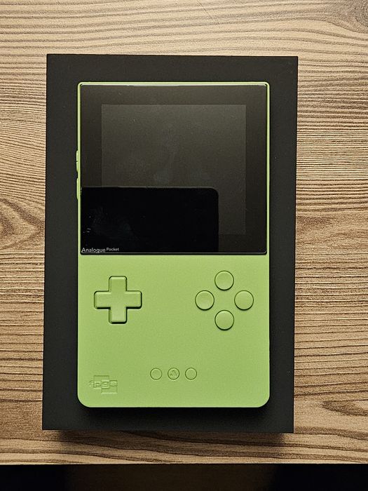 Analogue pocket kiwi green