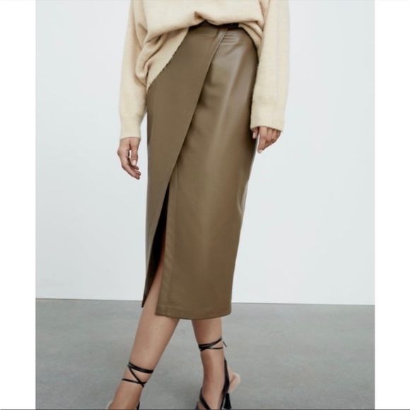 Нова спідниця з екошкіри ZARA