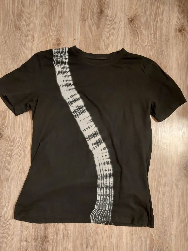 Zestaw czterech T-shirt