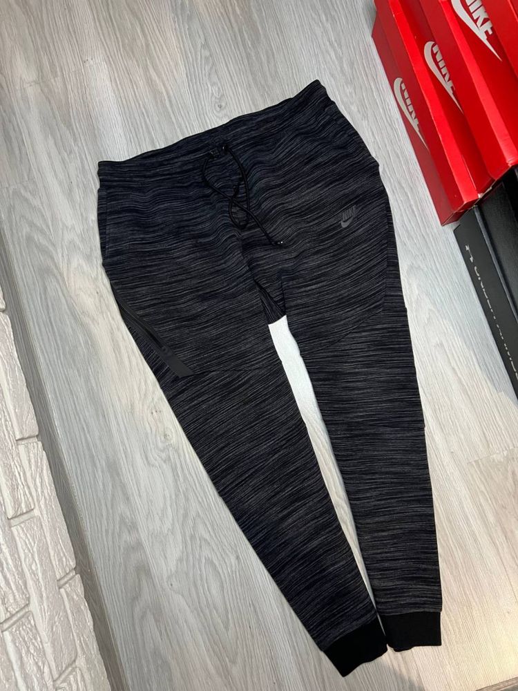 Мужские спортивные штаны брюки NIKE M Nsw Tch Flc jggr