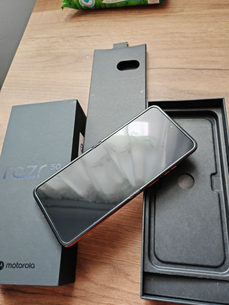 Motorola razr 50
