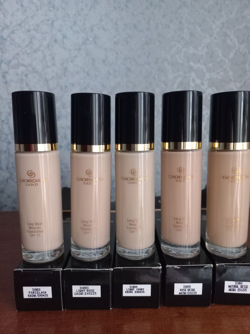 Минеральная тональная основа SPF15  Giordani Gold Oriflame