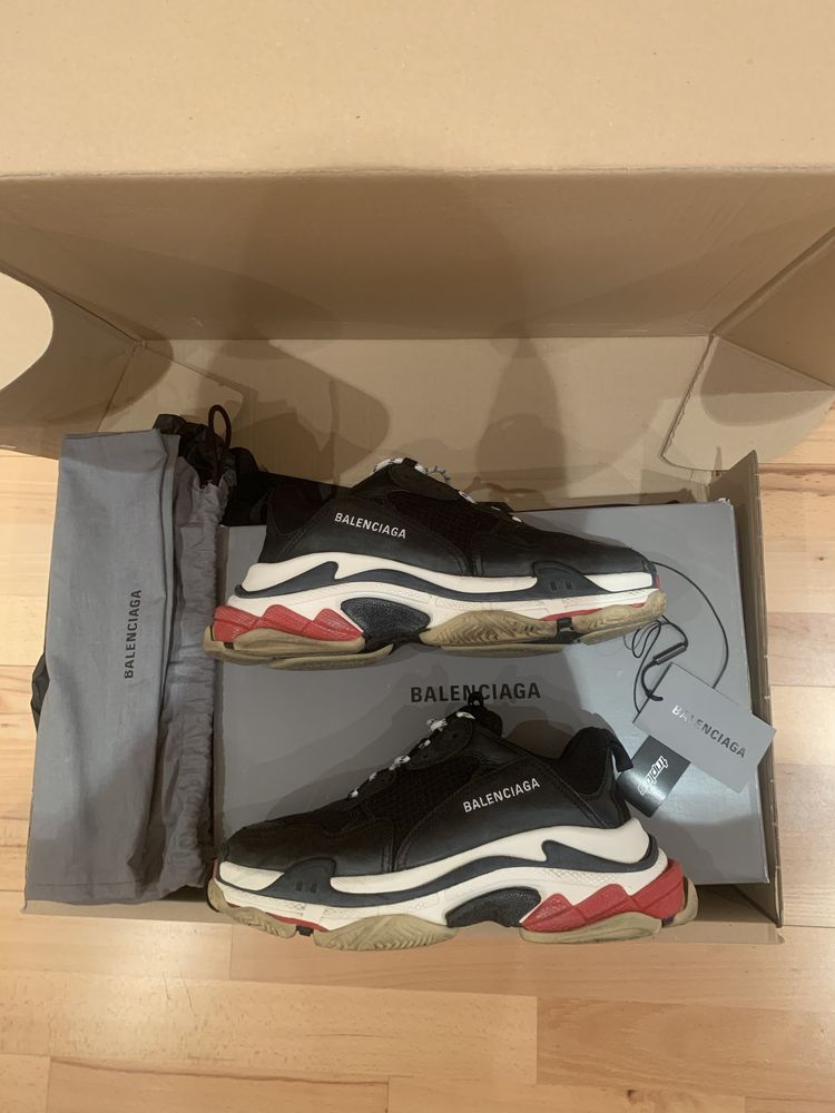 Balenciaga Triple S Black