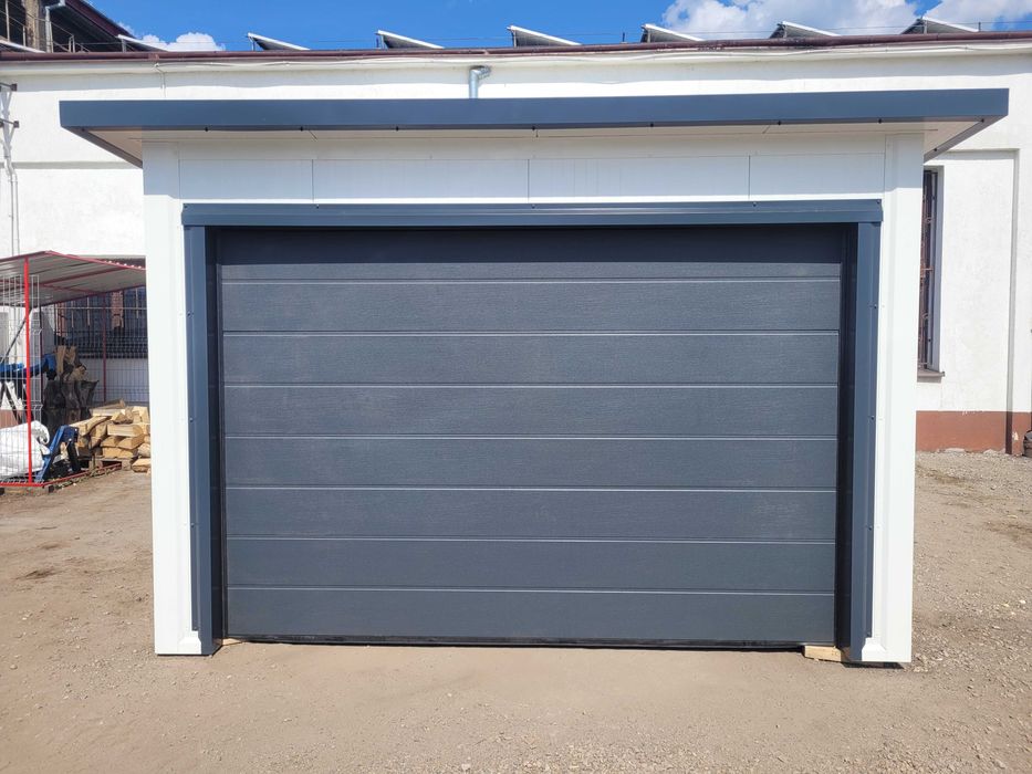 Garaż z płyty warstwowej 3,5 x 5,65m Ocieplany Konstrukcja Ocynkowana