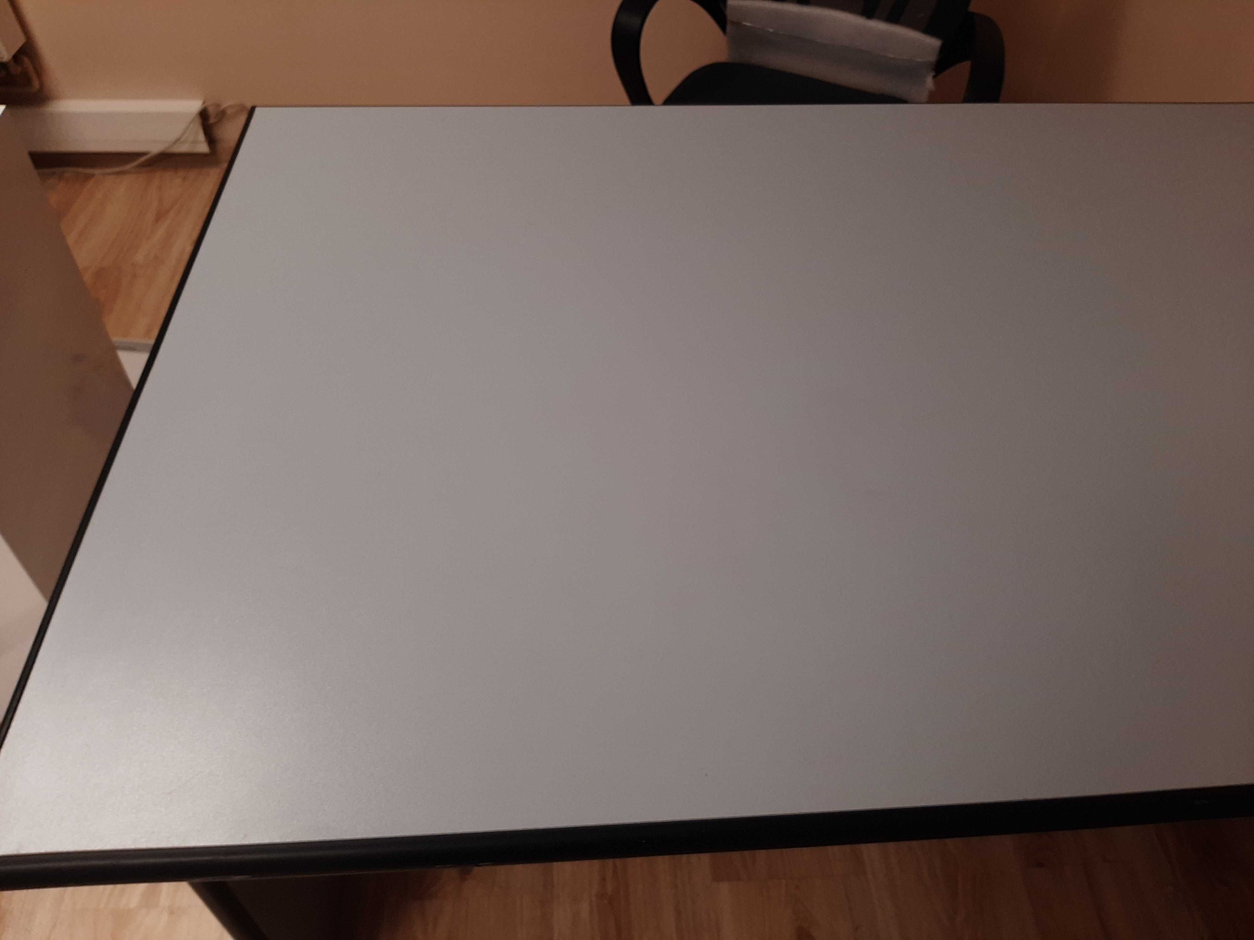 Biurka szare 160 x 80 cm i 140 x 80 cm