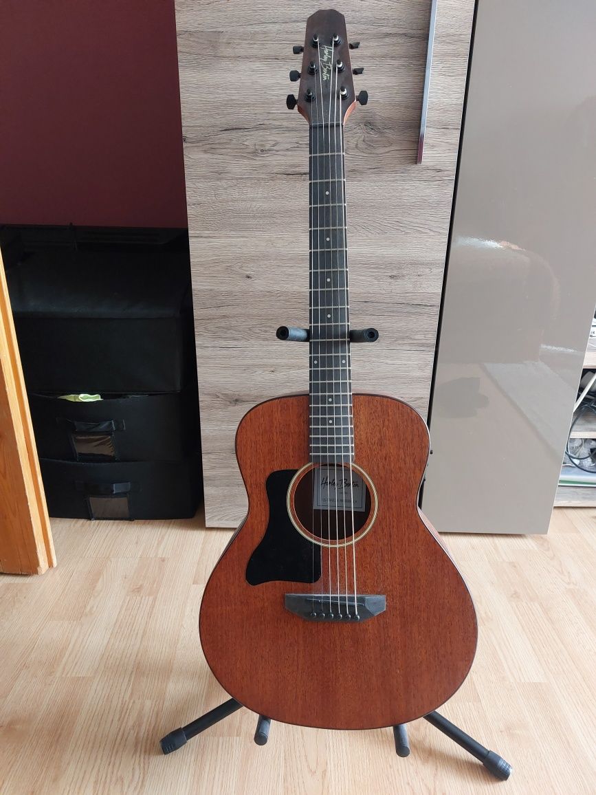 Gitara z pokrowcem dla osoby leworęcznej