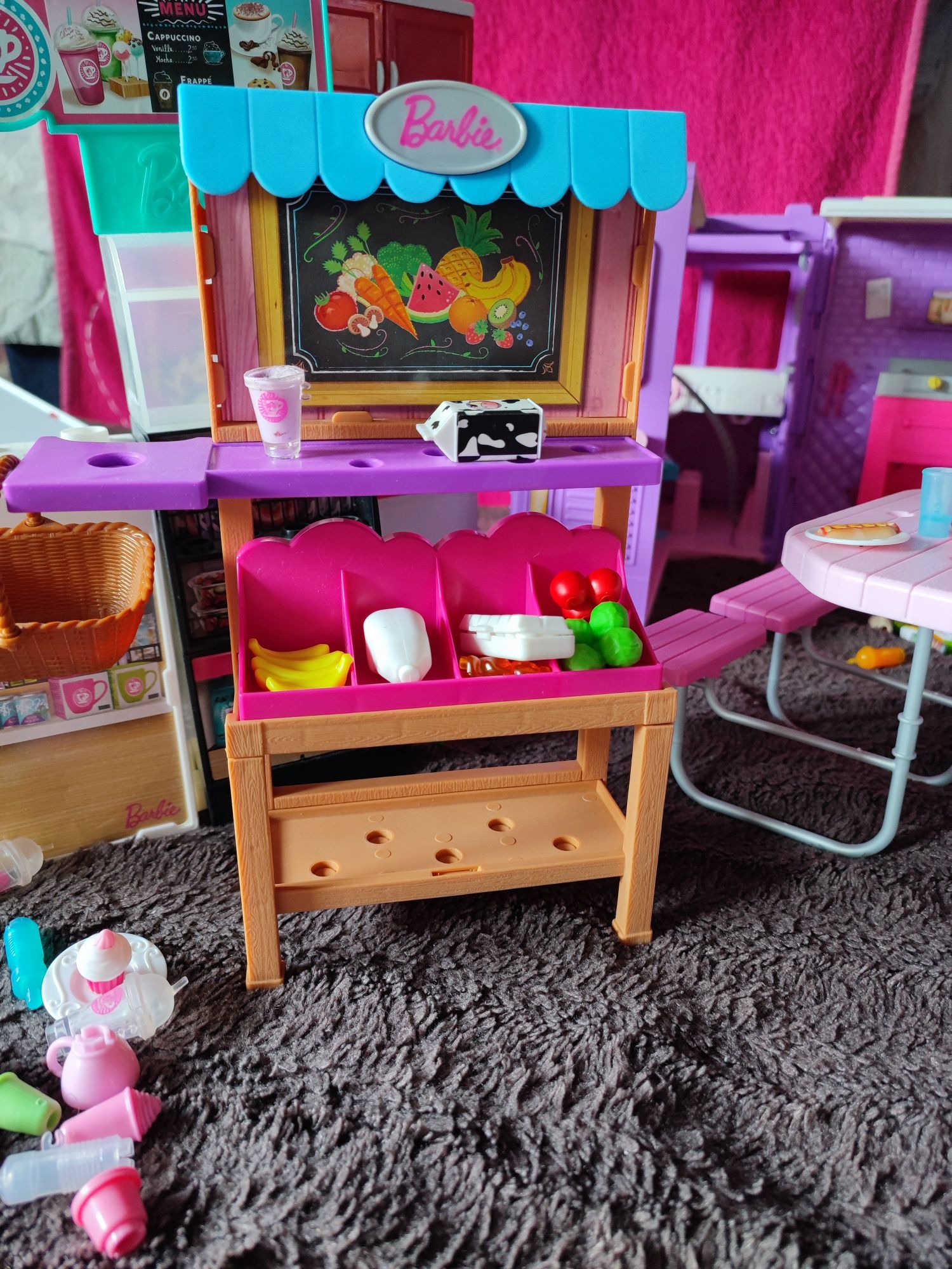Zabawki barbie  7 elementów , food track i inne +lalka+gratisy