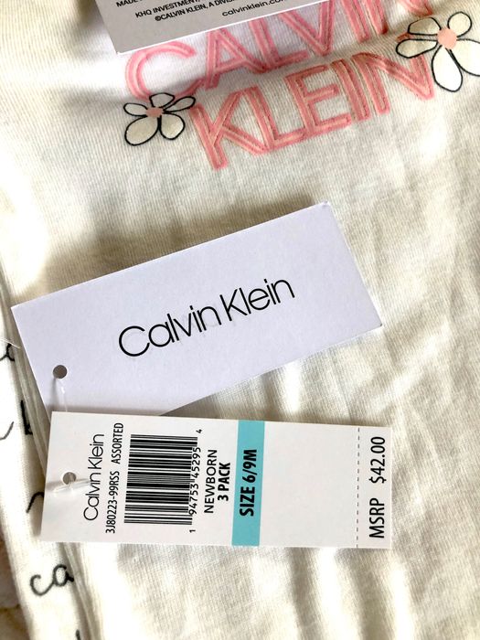 Calvin Klein komplet 3 czesci na 3 - 6 m lub 6 - 9 miesiecy