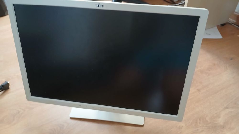 Komputer Lenovo 8GB ram, GTX 750 +monitor , klawiatura  i mysz